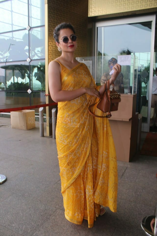 Bollywood Actress Kangana Ranaut spotted at Airport Departure Pictures