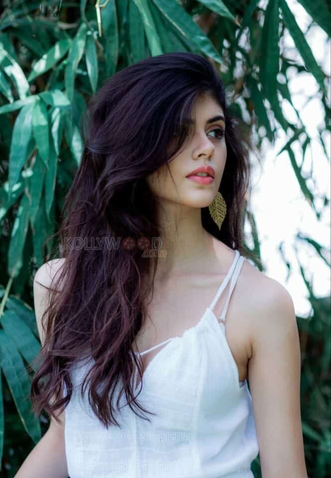 Dhak Dhak Movie Actress Sanjana Sanghi Photoshoot Pictures 02