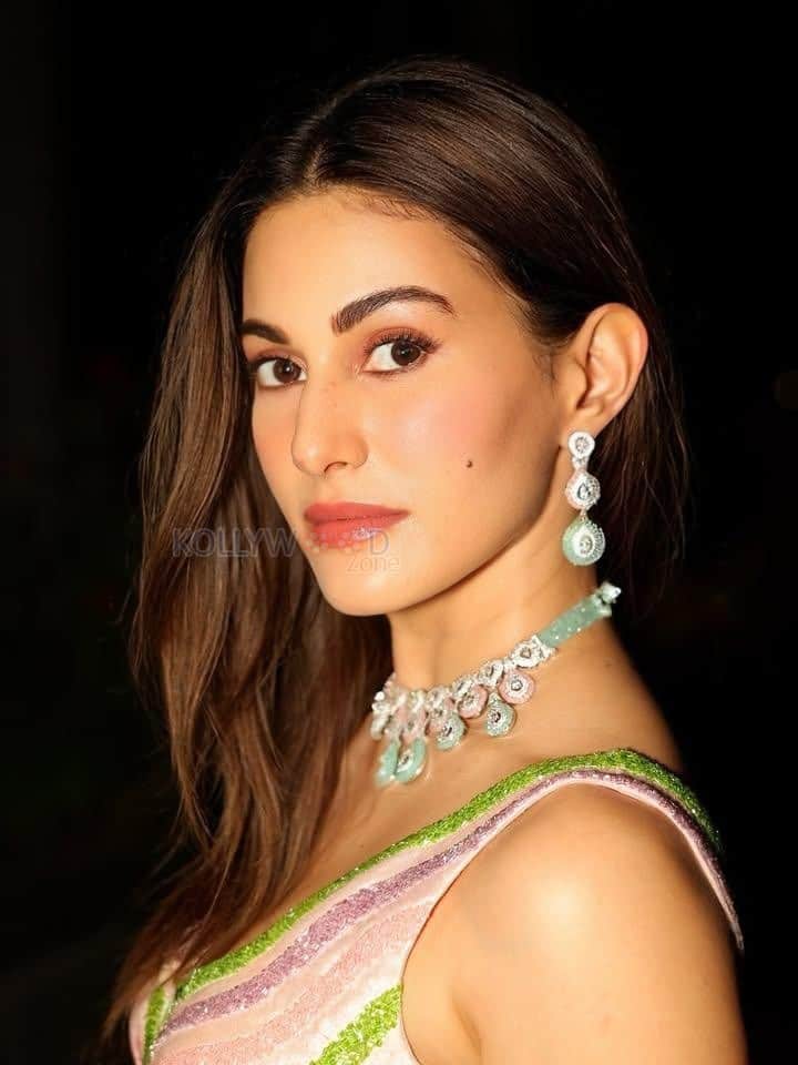 Festive Beauty Amyra Dastur in a Pink Lily Lehenga 01