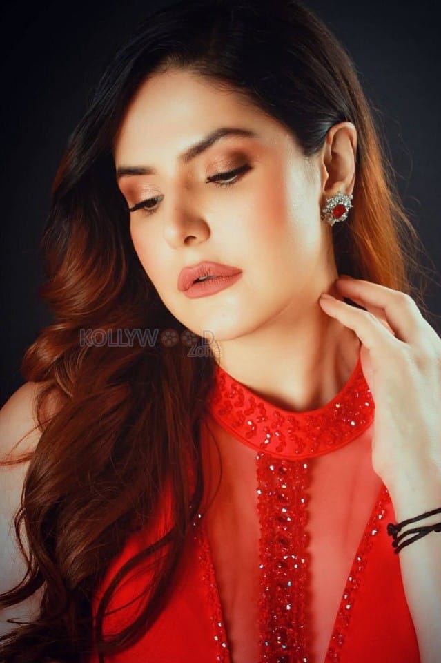 Hot Actress Zareen Khan in Red Gown Photos 02