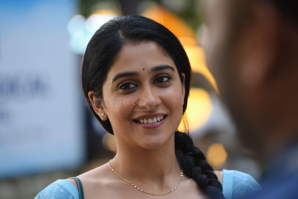 Kasadatapara Movie Heroine Regina Cassandra Stills 02