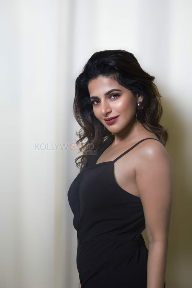 Malayalam Actress Ishwarya Menon Sexy Photoshoot Pictures 07