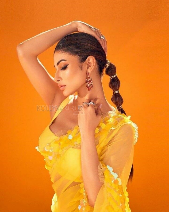 Naagin Mouni Roy Sexy in Yellow Photoshoot Stills 01