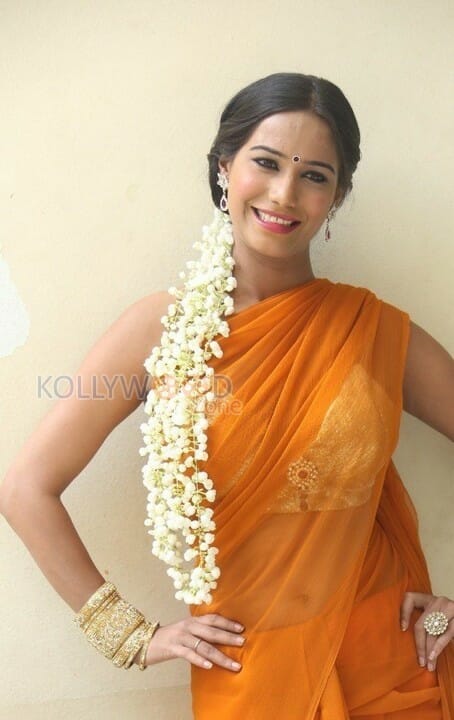 Poonam Pandey Latest Photos