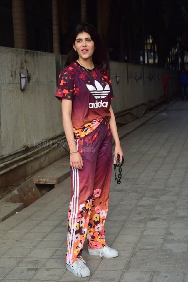 Sanjana Sanghi Spotted at Dance Class In Andheri Photos