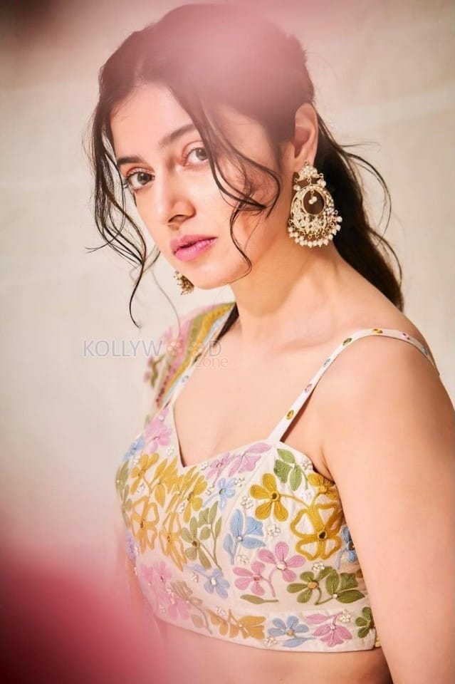 Satyameva Jayate Actress Divya Khosla Pictures