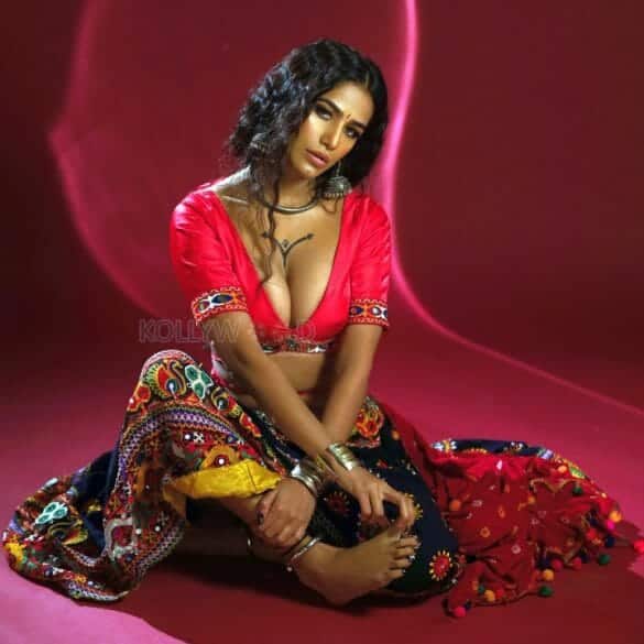 Poonam Pandey Stormed The Internet with her death Hoax