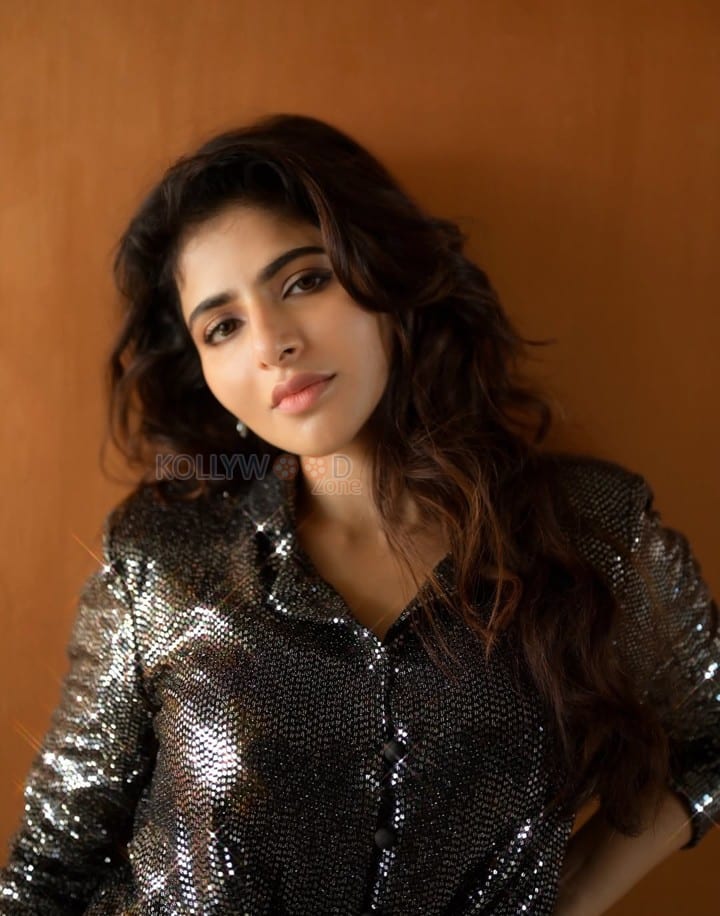 Sexy Iswarya Menon in a Sparkly Silver Short Jumpsuit Photos 02