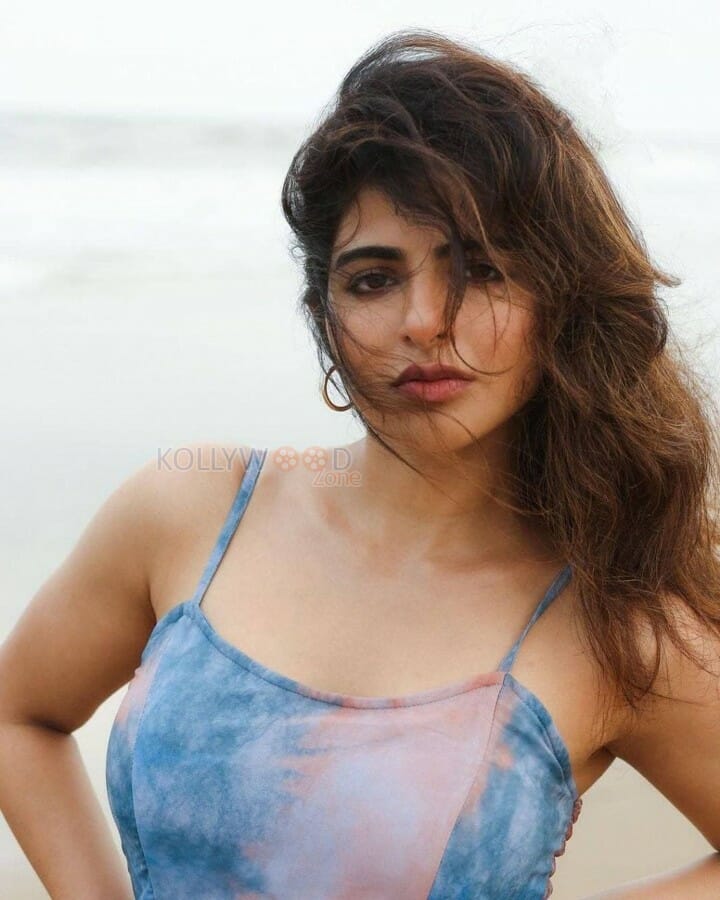 Sexy Iswarya Menon on the Beach Photos 05