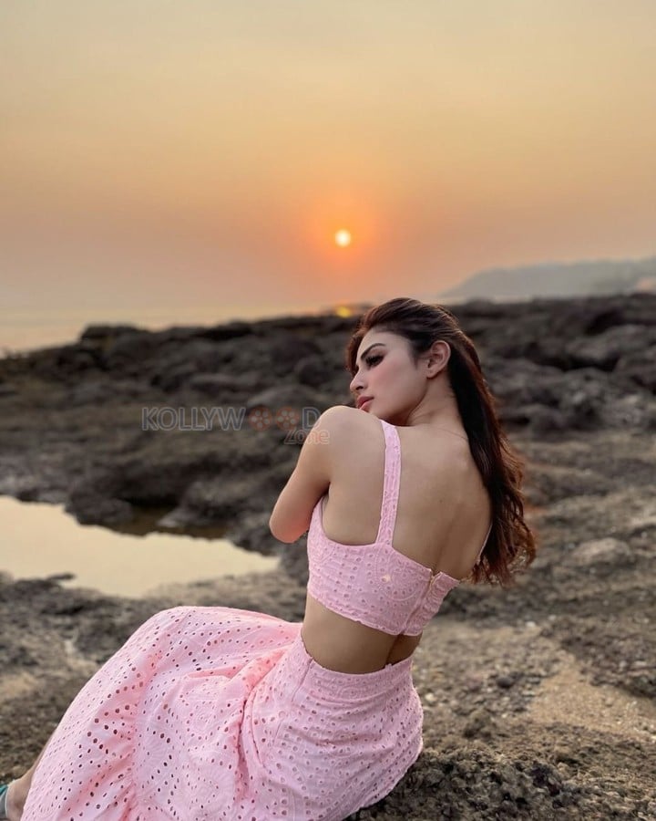 Sexy Mouni Roy Enjoying the Sunset in a Pink Dress Pictures 03