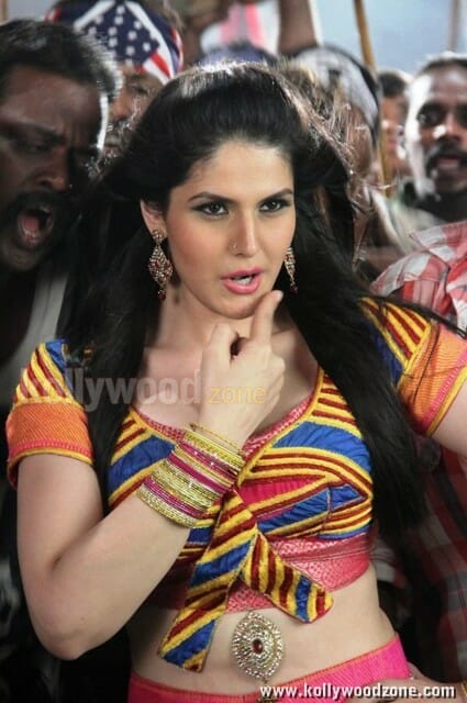 Sexy Zarine Khan At Naan Rajavaaga Pogiren Movie Stills