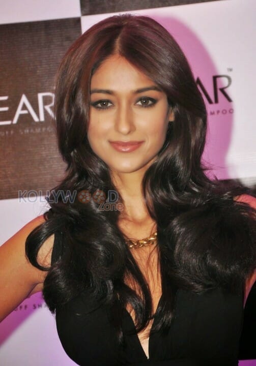 South Indian Actress Ileana Sexy Stills