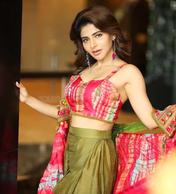 Stunning Iswarya Menon in a Printed Blouse and Green Bottom Photos 01