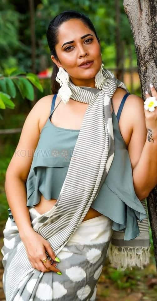 Stylish Anasuya Bharadwaj Photoshoot Pictures 04