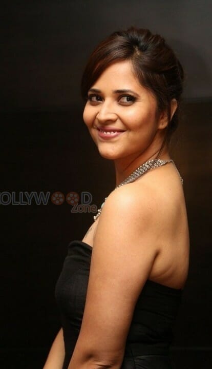 Telugu Beauty Anasuya New Pictures