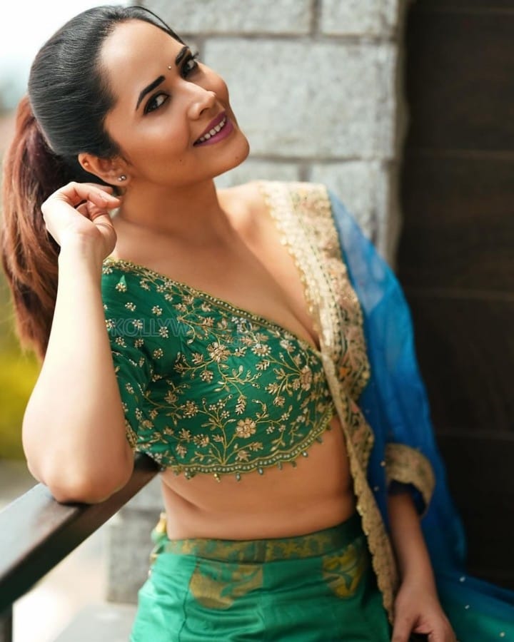 Tollywood Beauty Anasuya Bharadwaj in a Green Lehenga Photos 01