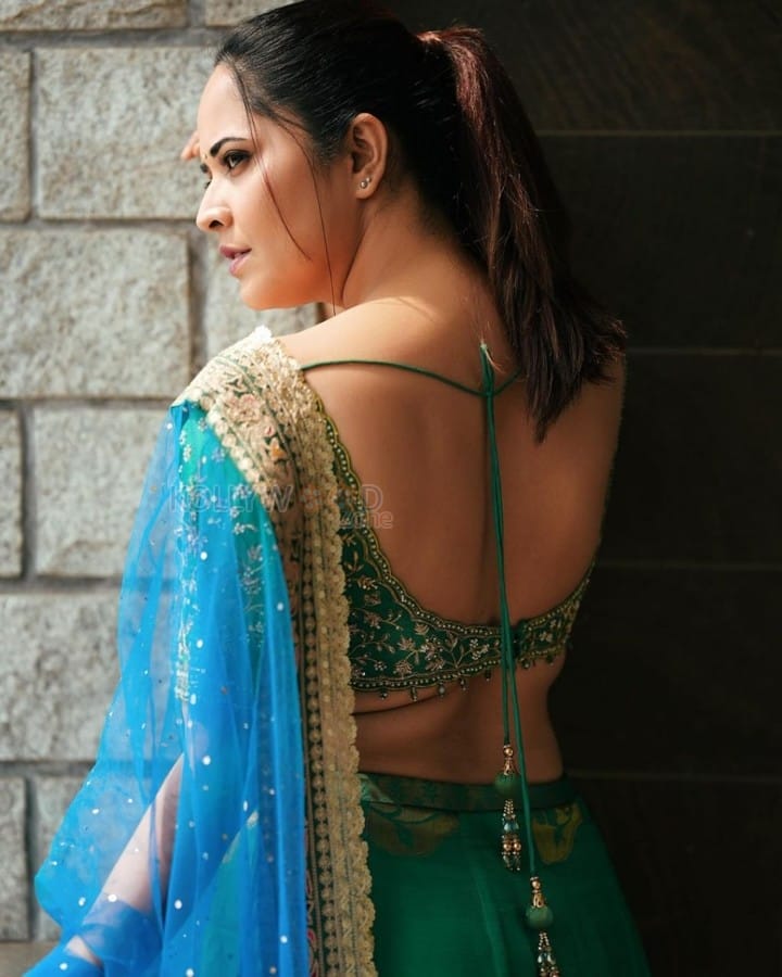 Tollywood Beauty Anasuya Bharadwaj in a Green Lehenga Photos 04