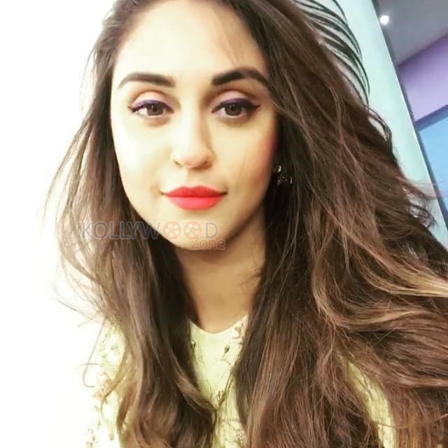 Tv Actress Krystle D Souza Photos