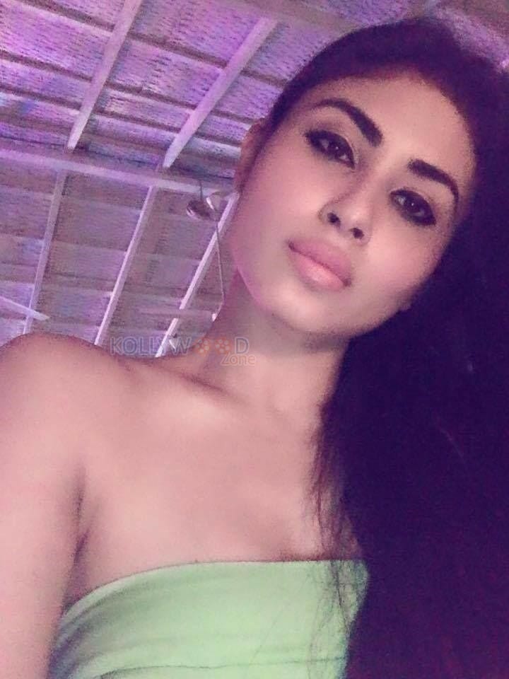 Tv Actress Mouni Roy Unseen Photos