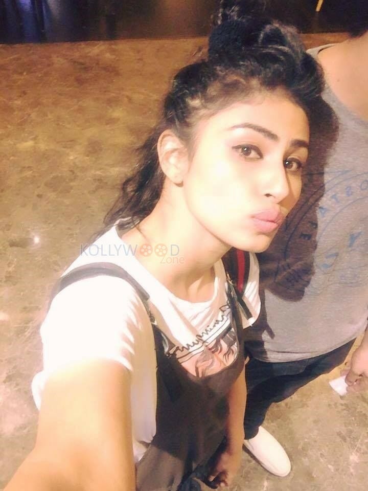 Tv Actress Mouni Roy Unseen Photos
