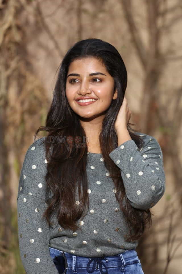 Actress Anupama Parameshwaran At Sai Dharam Tej On Location Photos