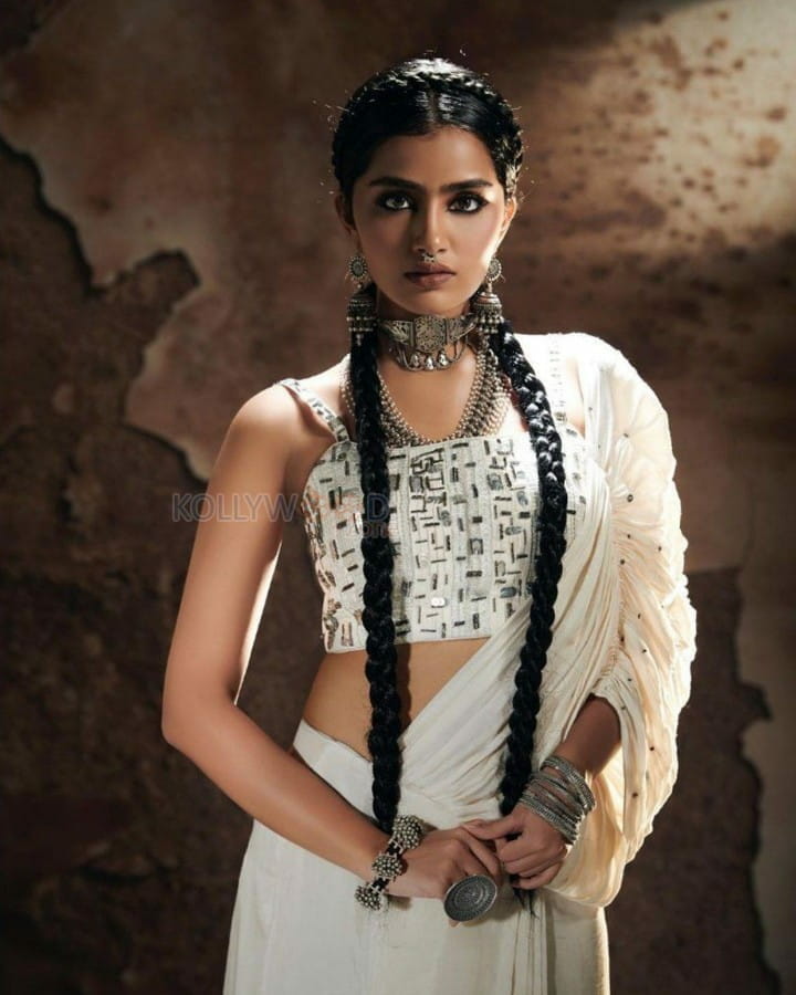 Actress Anupama Parameswaran Glam Photos
