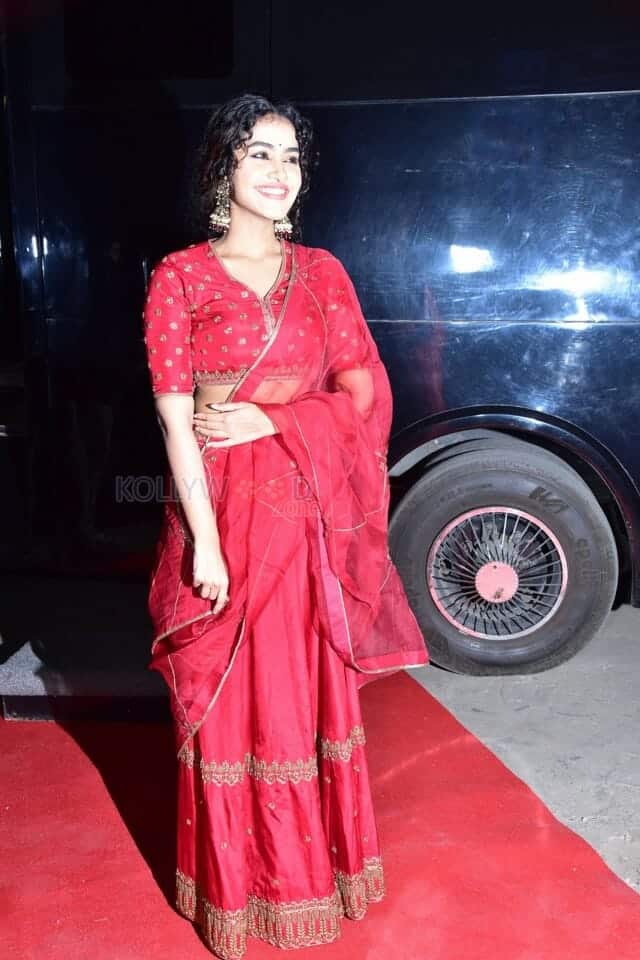Actress Anupama Parameswaran at 18 Pages Movie Pre Release Event Photos 04