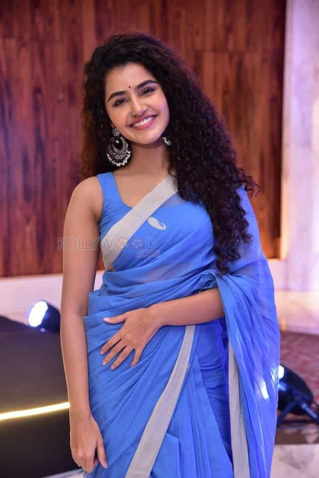 Actress Anupama Parameswaran at 18 Pages Movie Song Launch Photos 01