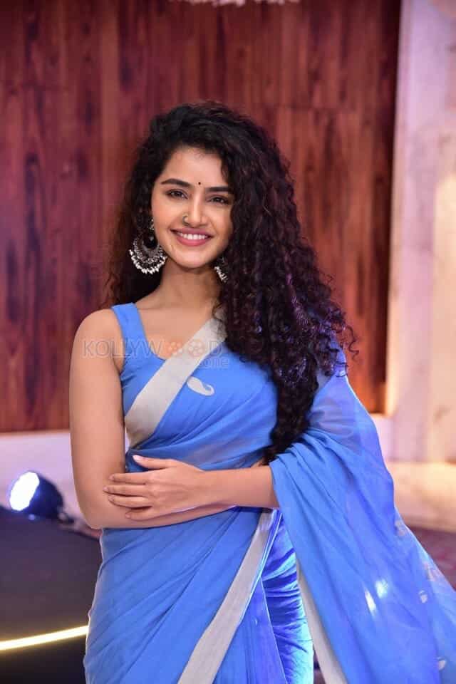 Actress Anupama Parameswaran at 18 Pages Movie Song Launch Photos 07