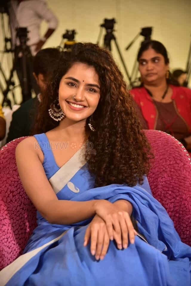 Actress Anupama Parameswaran at 18 Pages Movie Song Launch Photos 12