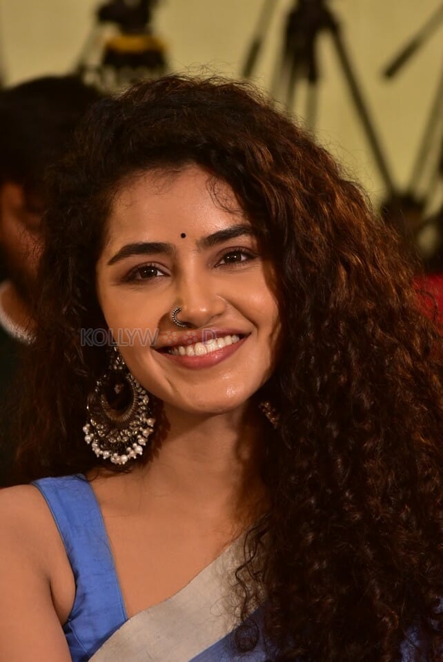 Actress Anupama Parameswaran at 18 Pages Movie Song Launch Photos 15