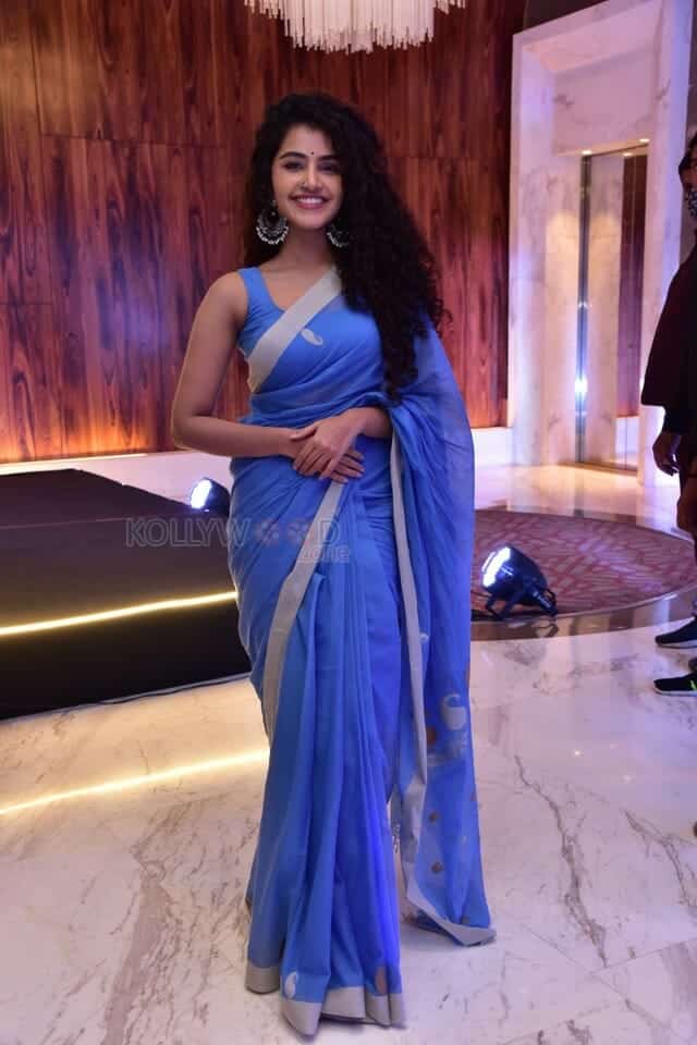 Actress Anupama Parameswaran at 18 Pages Movie Song Launch Photos 19