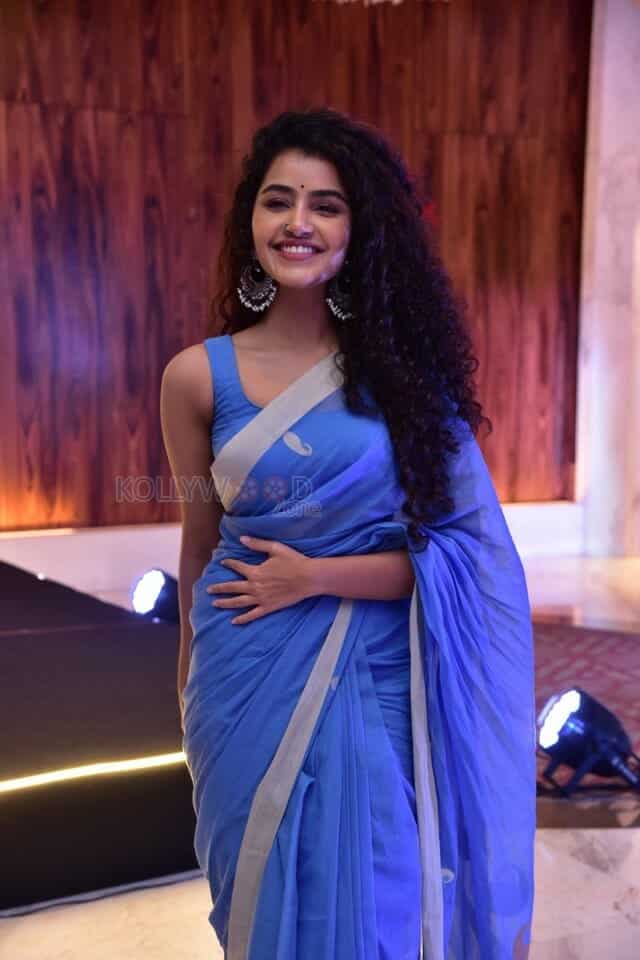 Actress Anupama Parameswaran at 18 Pages Movie Song Launch Photos 20