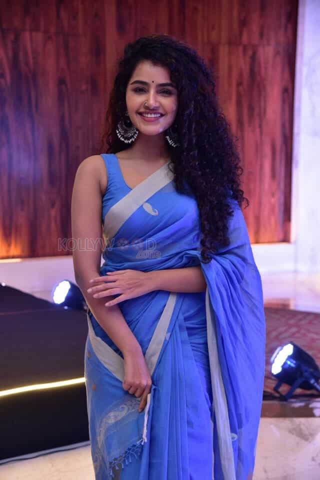 Actress Anupama Parameswaran at 18 Pages Movie Song Launch Photos 21