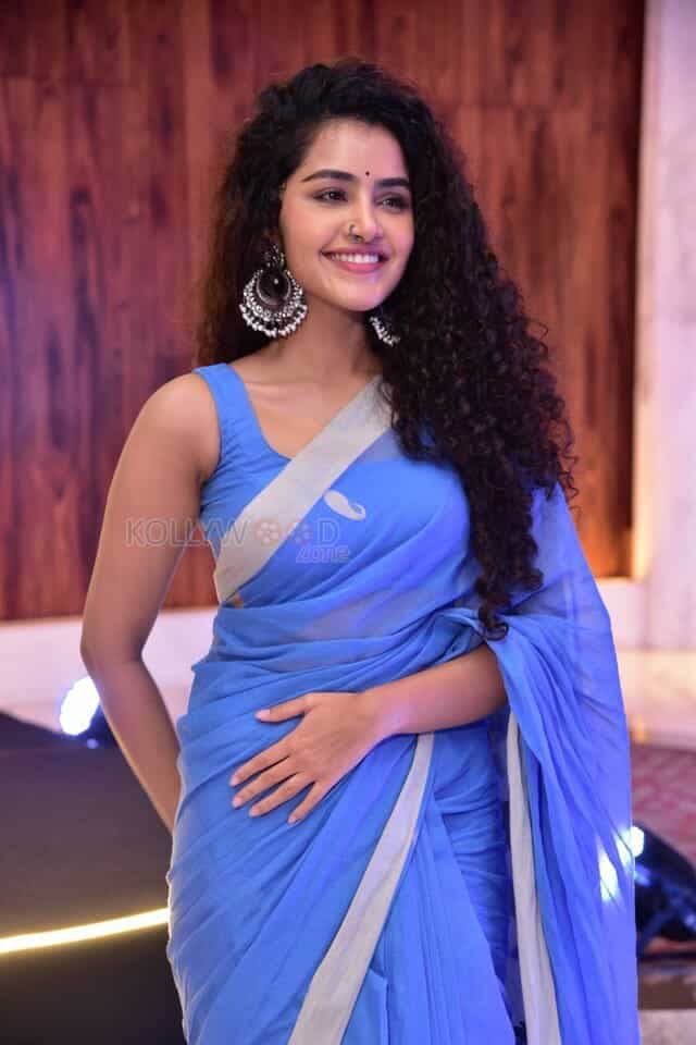 Actress Anupama Parameswaran at 18 Pages Movie Song Launch Photos 23