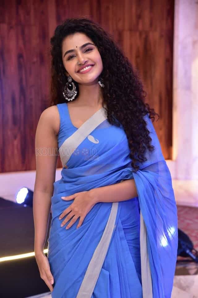 Actress Anupama Parameswaran at 18 Pages Movie Song Launch Photos 27