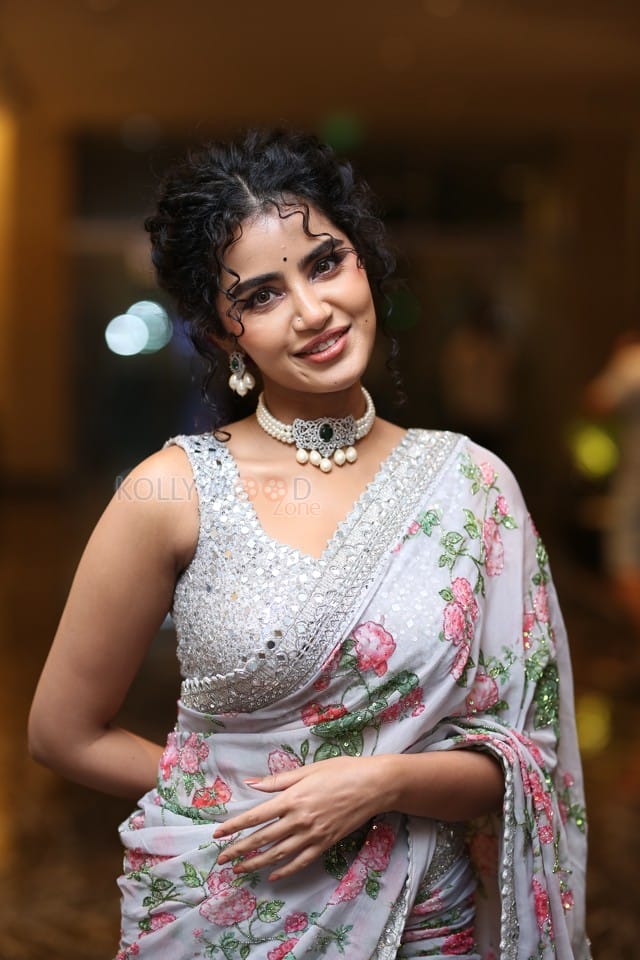 Actress Anupama Parameswaran at Eagle Movie Pre Release Event Photos 11