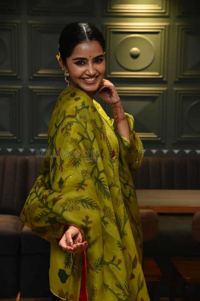Actress Anupama Parameswaran at The Story Of a Beautiful Girl Movie First Look Launch Photos 25