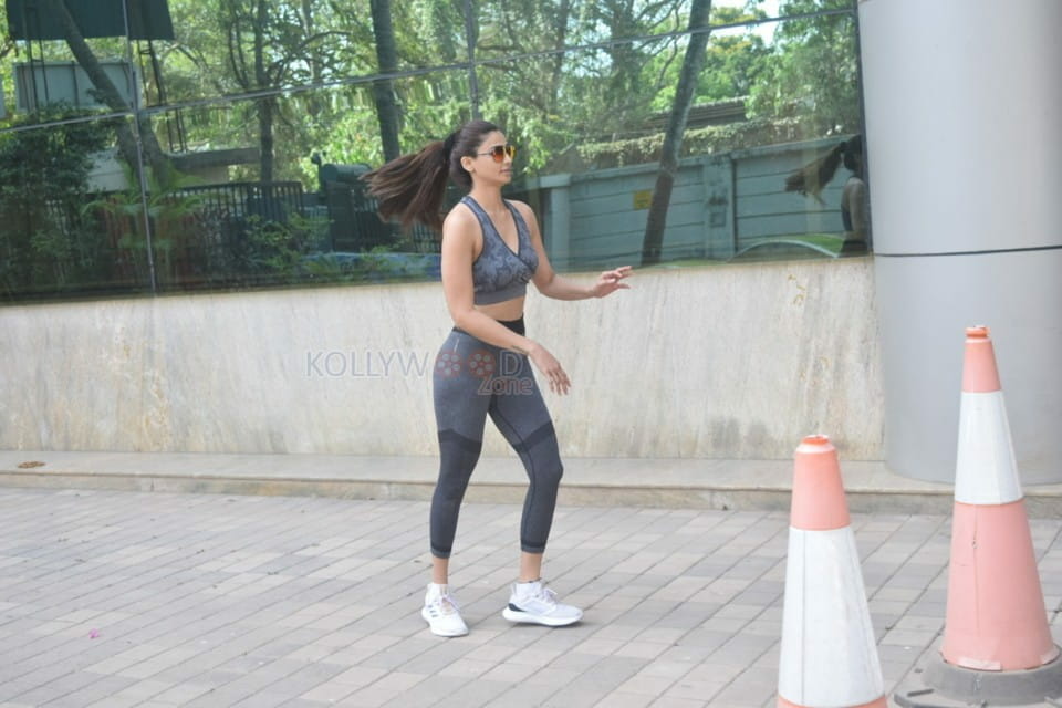 Actress Daisy Shah spotted at Boxing Class in Andheri Pictures