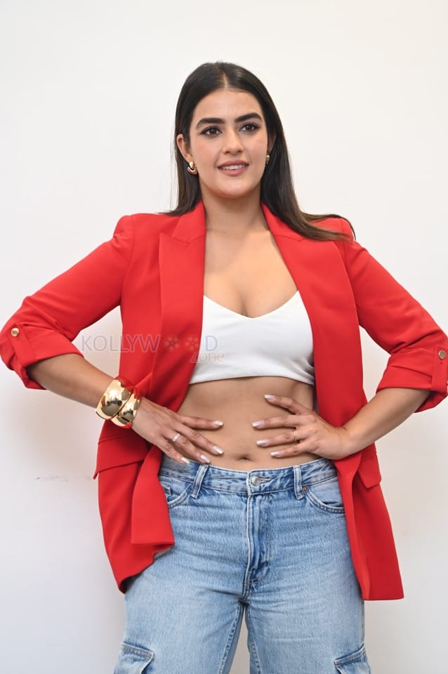 Actress Kavya Thapar at Double Ismart Interview Pictures 44