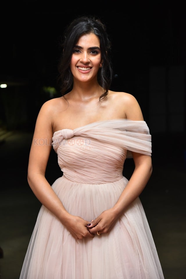 Actress Kavya Thapar at Nenu Ready Movie Title and Glimpse Launch Event 02