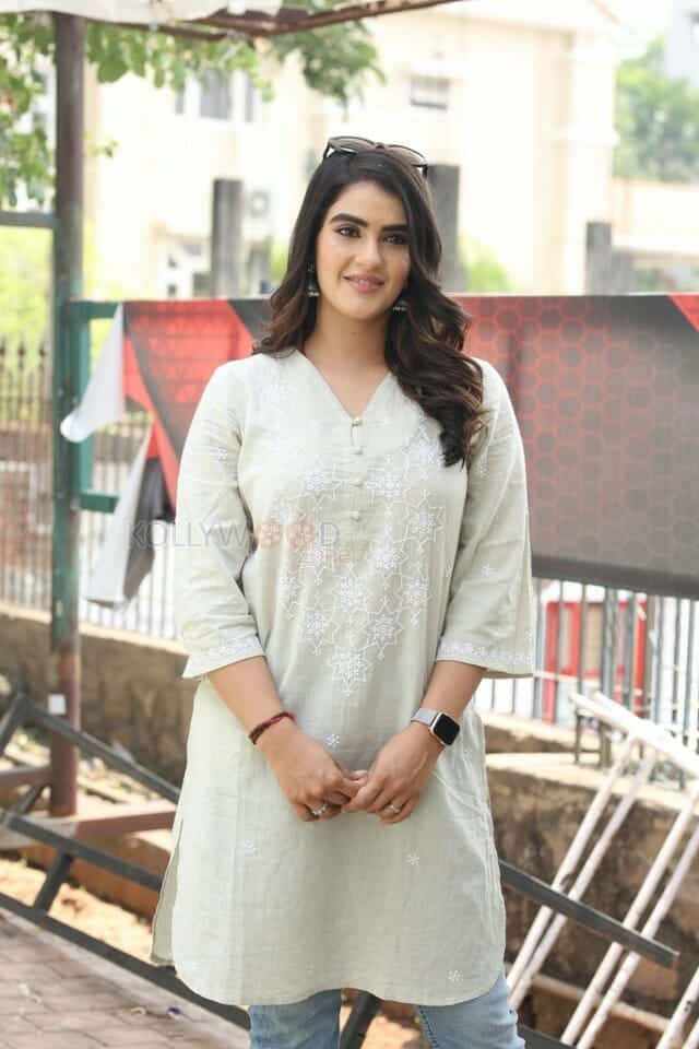 Actress Kavya Thapar at Ooru Peru Bhairavakona Teaser Launch Pictures 11