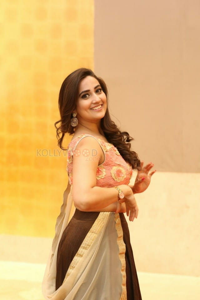 Actress Manjusha At Kavacham Trailer Launch Photos