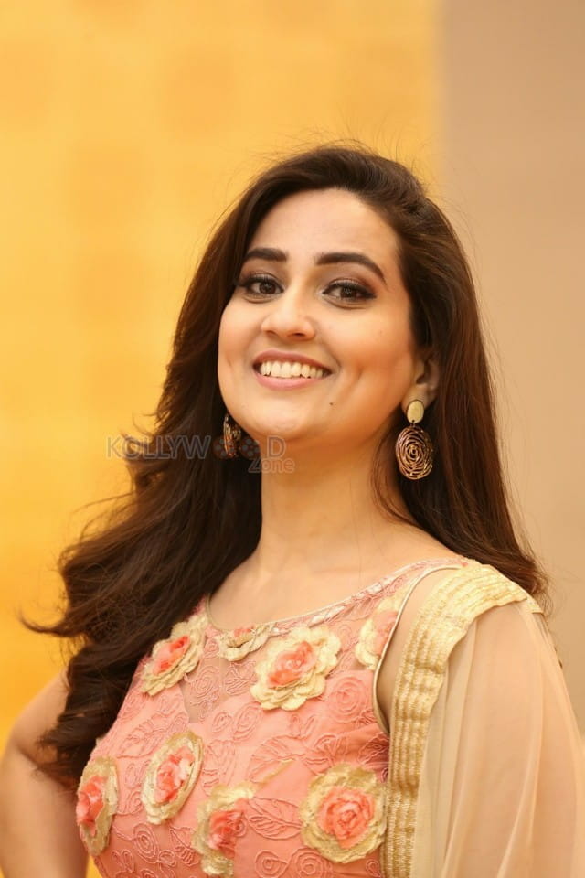 Actress Manjusha At Kavacham Trailer Launch Photos