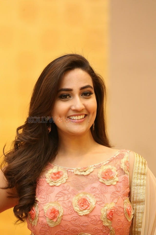 Actress Manjusha At Kavacham Trailer Launch Photos