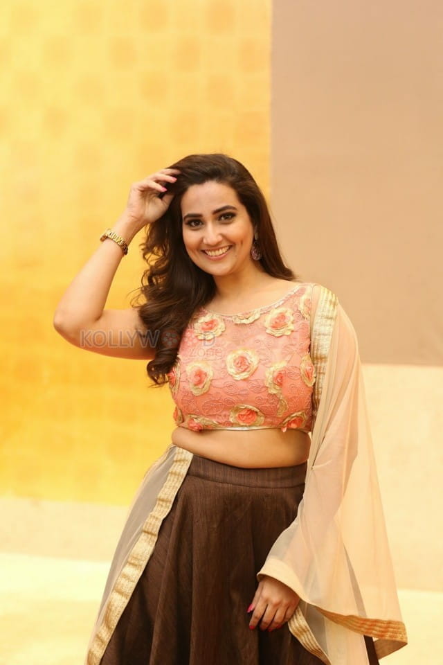 Actress Manjusha At Kavacham Trailer Launch Photos