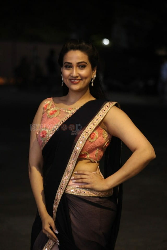 Actress Manjusha At Ninu Veedani Needanu Nene Pre Release Event Pictures