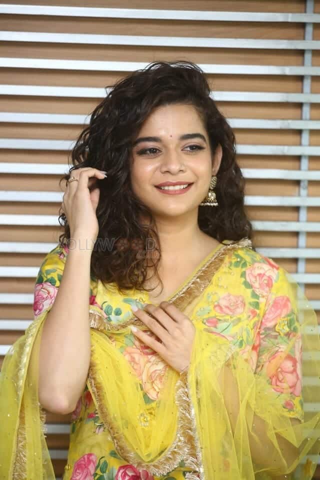 Actress Mithila Palkar at Ori Devuda Movie Interview Pictures 02