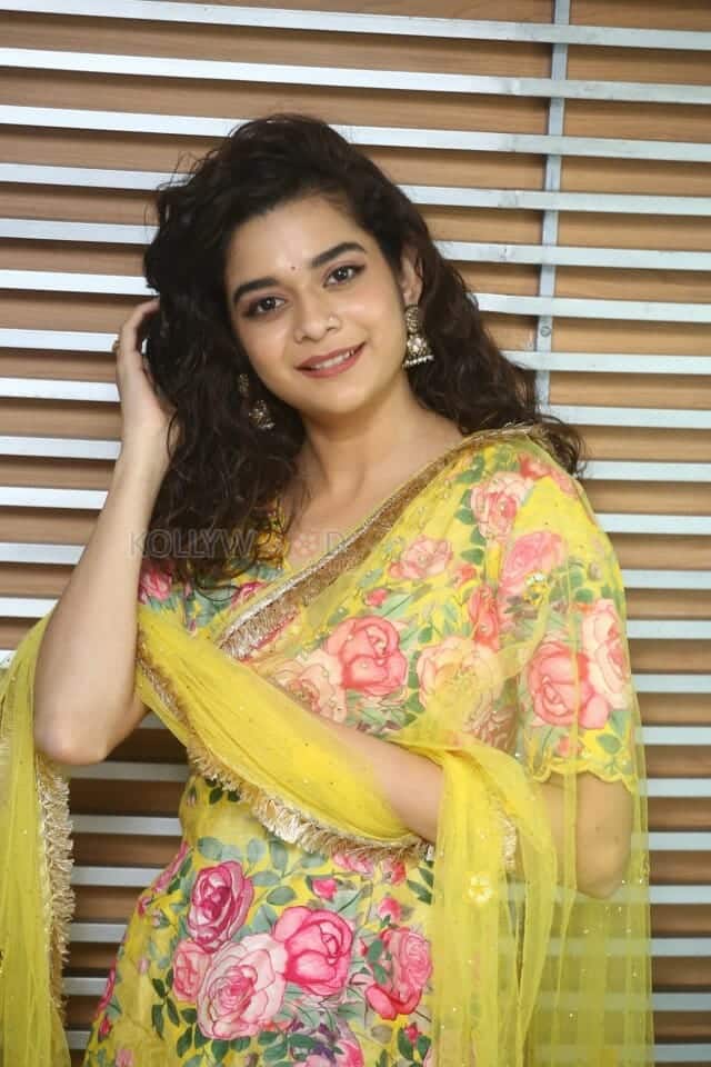 Actress Mithila Palkar at Ori Devuda Movie Interview Pictures 14