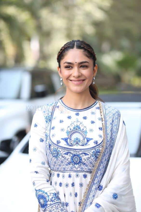 Mrunal Thakur
